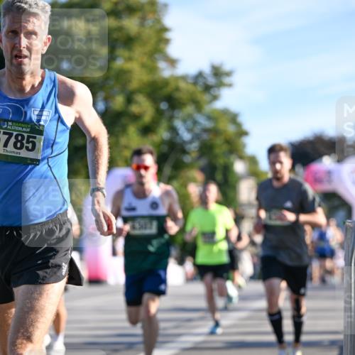 07.09.2025 - BARMER Alsterlauf Dr. Thomas Lammeyer http://msf.ph/oto/8706327 07.09.2025 09:23:53 Laufen 36, 5785 meine-sportfotos.de