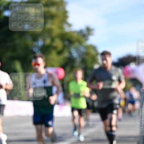 07.09.2025 - BARMER Alsterlauf Dr. Thomas Lammeyer http://msf.ph/oto/8706330 07.09.2025 09:23:54 Laufen 600 meine-sportfotos.de