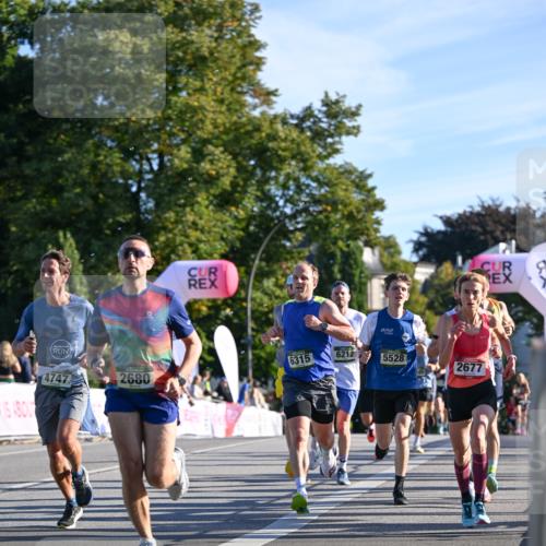 07.09.2025 - BARMER Alsterlauf Dr. Thomas Lammeyer http://msf.ph/oto/8706362 07.09.2025 09:23:59 Laufen 6315, 6212, 5528, 4747, 2680, 2677 meine-sportfotos.de