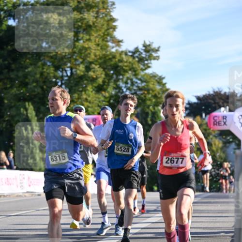 07.09.2025 - BARMER Alsterlauf Dr. Thomas Lammeyer http://msf.ph/oto/8706371 07.09.2025 09:24:00 Laufen 6315, 5528, 2677 meine-sportfotos.de