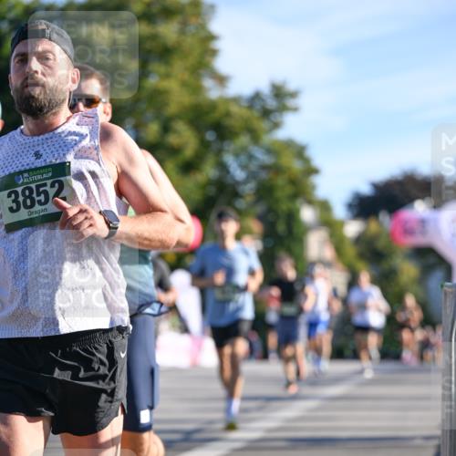 07.09.2025 - BARMER Alsterlauf Dr. Thomas Lammeyer http://msf.ph/oto/8706383 07.09.2025 09:24:02 Laufen 36, 3852, 44 meine-sportfotos.de