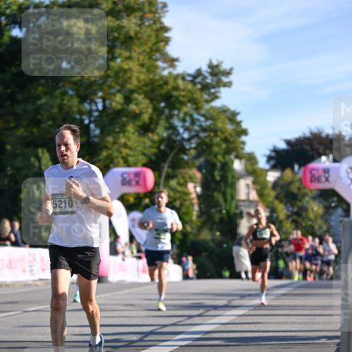07.09.2025 - BARMER Alsterlauf Dr. Thomas Lammeyer http://msf.ph/oto/8706411 07.09.2025 09:24:07 Laufen 5210 meine-sportfotos.de