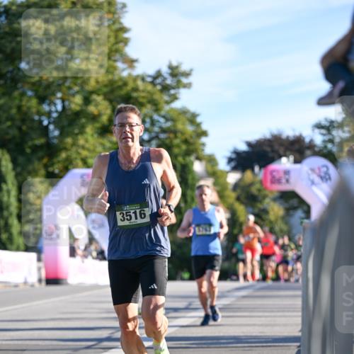 07.09.2025 - BARMER Alsterlauf Dr. Thomas Lammeyer http://msf.ph/oto/8706485 07.09.2025 09:24:22 Laufen 3516 meine-sportfotos.de