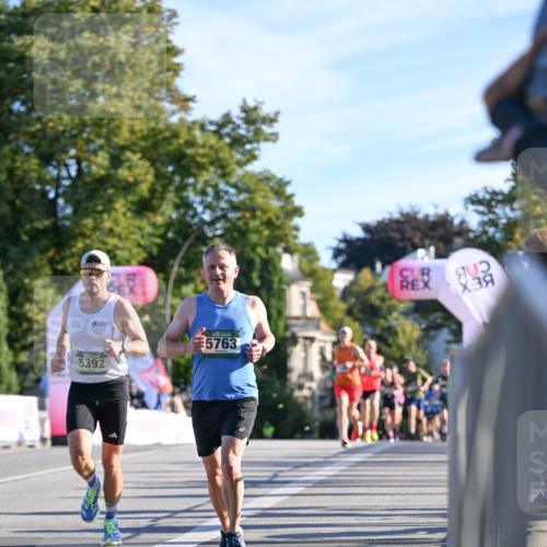 07.09.2025 - BARMER Alsterlauf Dr. Thomas Lammeyer http://msf.ph/oto/8706487 07.09.2025 09:24:23 Laufen 5392, 5763 meine-sportfotos.de