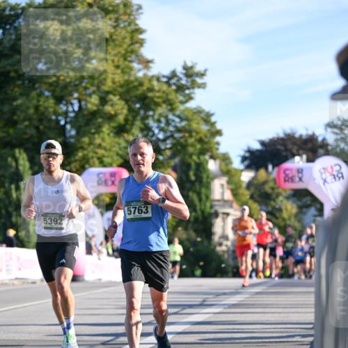 07.09.2025 - BARMER Alsterlauf Dr. Thomas Lammeyer http://msf.ph/oto/8706490 07.09.2025 09:24:24 Laufen 5392, 5763 meine-sportfotos.de