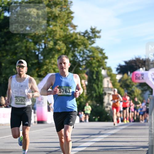 07.09.2025 - BARMER Alsterlauf Dr. Thomas Lammeyer http://msf.ph/oto/8706492 07.09.2025 09:24:24 Laufen 5392, 5763 meine-sportfotos.de