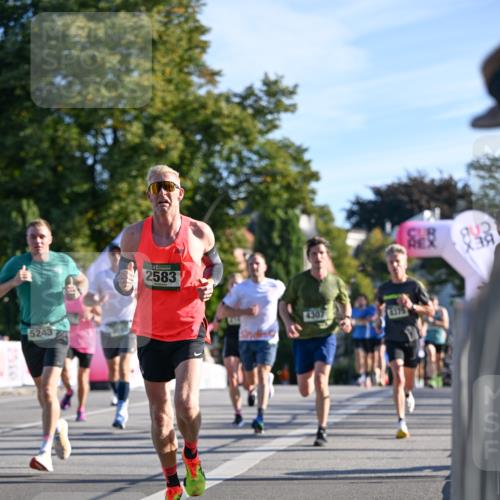 07.09.2025 - BARMER Alsterlauf Dr. Thomas Lammeyer http://msf.ph/oto/8706513 07.09.2025 09:24:30 Laufen 5243, 2583, 875 meine-sportfotos.de