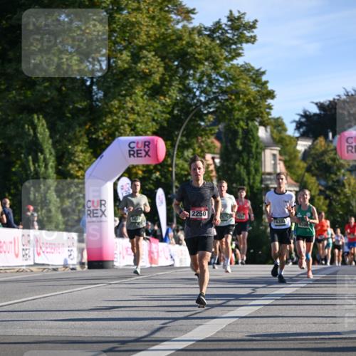 07.09.2025 - BARMER Alsterlauf Dr. Thomas Lammeyer http://msf.ph/oto/8706587 07.09.2025 09:24:48 Laufen 2250, 2875, 14383, 6306 meine-sportfotos.de