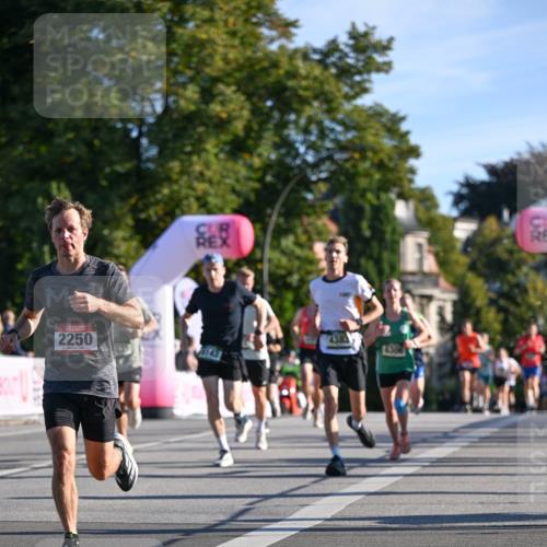 07.09.2025 - BARMER Alsterlauf Dr. Thomas Lammeyer http://msf.ph/oto/8706597 07.09.2025 09:24:50 Laufen 2250, 4383 meine-sportfotos.de