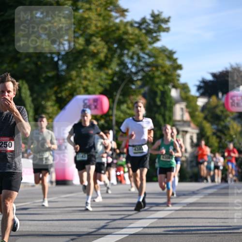 07.09.2025 - BARMER Alsterlauf Dr. Thomas Lammeyer http://msf.ph/oto/8706599 07.09.2025 09:24:50 Laufen 250, 4386 meine-sportfotos.de