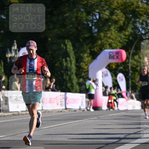 07.09.2025 - BARMER Alsterlauf Dr. Thomas Lammeyer http://msf.ph/oto/8706669 07.09.2025 09:25:06 Laufen 6125, 7510 meine-sportfotos.de