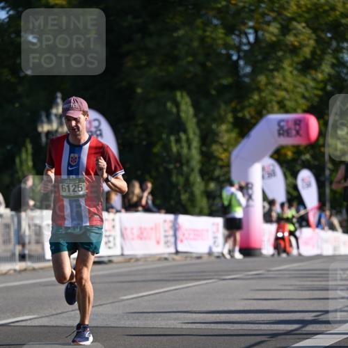 07.09.2025 - BARMER Alsterlauf Dr. Thomas Lammeyer http://msf.ph/oto/8706670 07.09.2025 09:25:06 Laufen 6125 meine-sportfotos.de