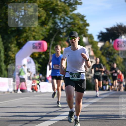 07.09.2025 - BARMER Alsterlauf Dr. Thomas Lammeyer http://msf.ph/oto/8706696 07.09.2025 09:25:11 Laufen 3890 meine-sportfotos.de
