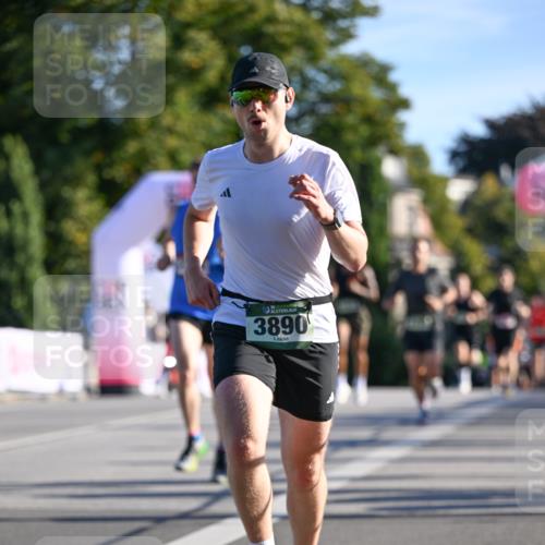 07.09.2025 - BARMER Alsterlauf Dr. Thomas Lammeyer http://msf.ph/oto/8706702 07.09.2025 09:25:12 Laufen 36, 3890 meine-sportfotos.de