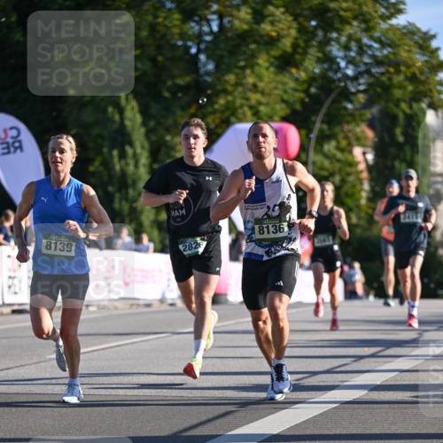 07.09.2025 - BARMER Alsterlauf Dr. Thomas Lammeyer http://msf.ph/oto/8706905 07.09.2025 09:25:53 Laufen 31, 39, 8139, 201, 2826, 8136, 2411 meine-sportfotos.de