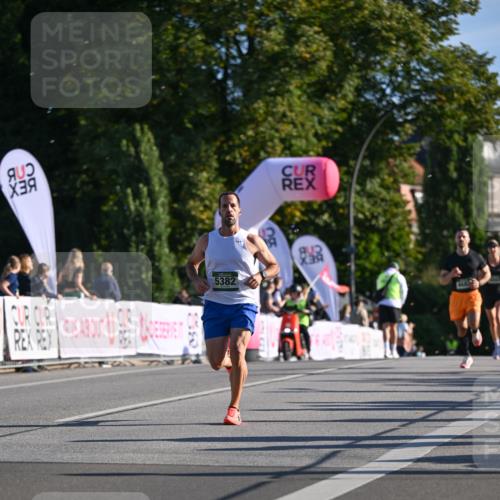 07.09.2025 - BARMER Alsterlauf Dr. Thomas Lammeyer http://msf.ph/oto/8707025 07.09.2025 09:26:15 Laufen 5382, 4642 meine-sportfotos.de