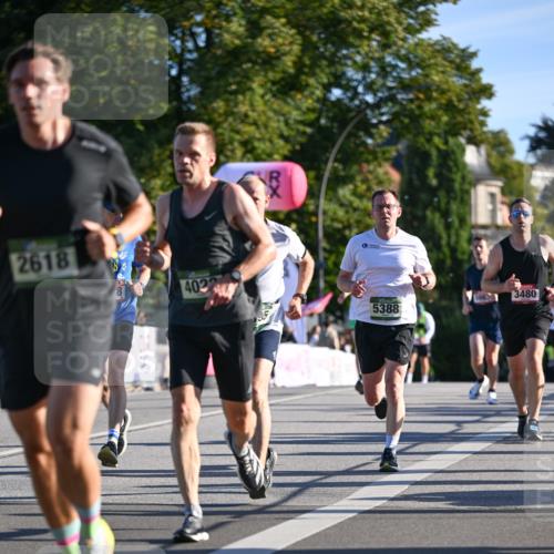 07.09.2025 - BARMER Alsterlauf Dr. Thomas Lammeyer http://msf.ph/oto/8707064 07.09.2025 09:26:23 Laufen 2618, 4022, 3480, 5, 5388 meine-sportfotos.de