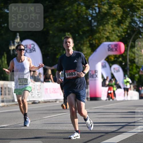 07.09.2025 - BARMER Alsterlauf Dr. Thomas Lammeyer http://msf.ph/oto/8707087 07.09.2025 09:26:27 Laufen 2212, 5983 meine-sportfotos.de