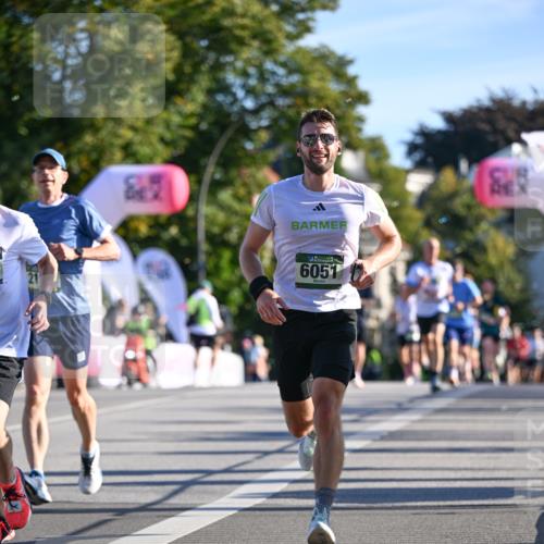 07.09.2025 - BARMER Alsterlauf Dr. Thomas Lammeyer http://msf.ph/oto/8707098 07.09.2025 09:26:30 Laufen 6051 meine-sportfotos.de