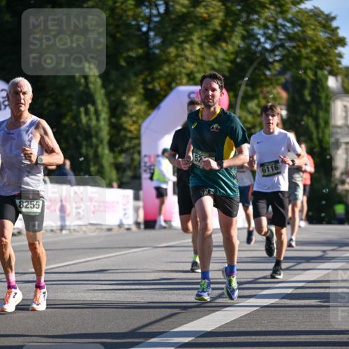 07.09.2025 - BARMER Alsterlauf Dr. Thomas Lammeyer http://msf.ph/oto/8707148 07.09.2025 09:26:39 Laufen 8255, 6116 meine-sportfotos.de