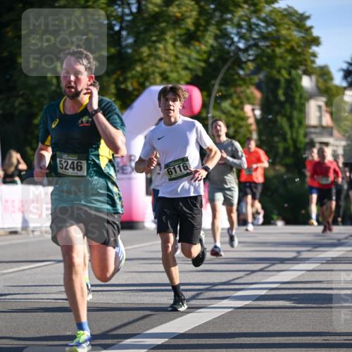 07.09.2025 - BARMER Alsterlauf Dr. Thomas Lammeyer http://msf.ph/oto/8707153 07.09.2025 09:26:40 Laufen 5246, 6116 meine-sportfotos.de