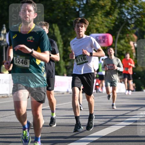 07.09.2025 - BARMER Alsterlauf Dr. Thomas Lammeyer http://msf.ph/oto/8707157 07.09.2025 09:26:40 Laufen 5246, 6116 meine-sportfotos.de
