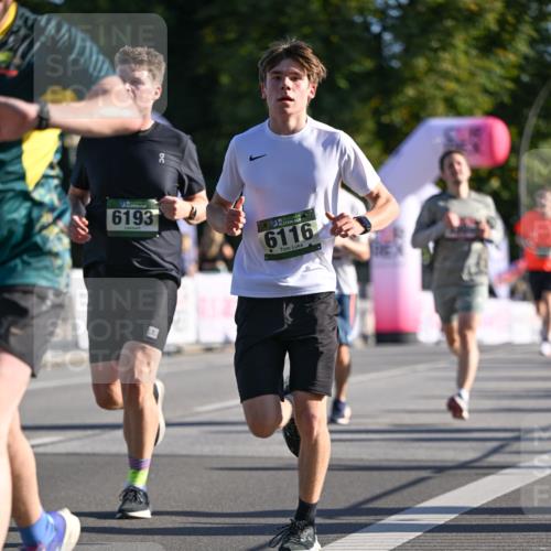 07.09.2025 - BARMER Alsterlauf Dr. Thomas Lammeyer http://msf.ph/oto/8707161 07.09.2025 09:26:41 Laufen 6193, 50, 6116 meine-sportfotos.de
