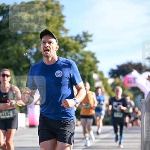07.09.2025 - BARMER Alsterlauf Dr. Thomas Lammeyer http://msf.ph/oto/8707194 07.09.2025 09:26:49 Laufen 4482 meine-sportfotos.de
