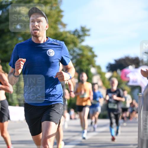 07.09.2025 - BARMER Alsterlauf Dr. Thomas Lammeyer http://msf.ph/oto/8707195 07.09.2025 09:26:49 Laufen  meine-sportfotos.de