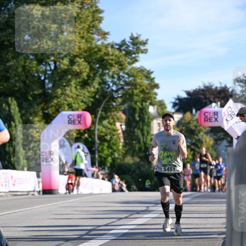 07.09.2025 - BARMER Alsterlauf Dr. Thomas Lammeyer http://msf.ph/oto/8707214 07.09.2025 09:26:53 Laufen 5451 meine-sportfotos.de