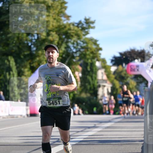 07.09.2025 - BARMER Alsterlauf Dr. Thomas Lammeyer http://msf.ph/oto/8707223 07.09.2025 09:26:54 Laufen 5451 meine-sportfotos.de