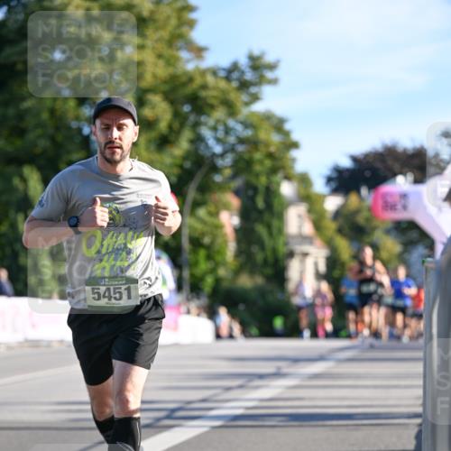 07.09.2025 - BARMER Alsterlauf Dr. Thomas Lammeyer http://msf.ph/oto/8707225 07.09.2025 09:26:55 Laufen 5451 meine-sportfotos.de