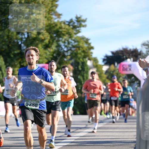 07.09.2025 - BARMER Alsterlauf Dr. Thomas Lammeyer http://msf.ph/oto/8707243 07.09.2025 09:27:03 Laufen 5288 meine-sportfotos.de