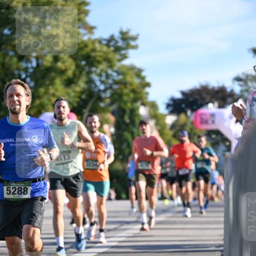 07.09.2025 - BARMER Alsterlauf Dr. Thomas Lammeyer http://msf.ph/oto/8707245 07.09.2025 09:27:03 Laufen 5288, 6113 meine-sportfotos.de