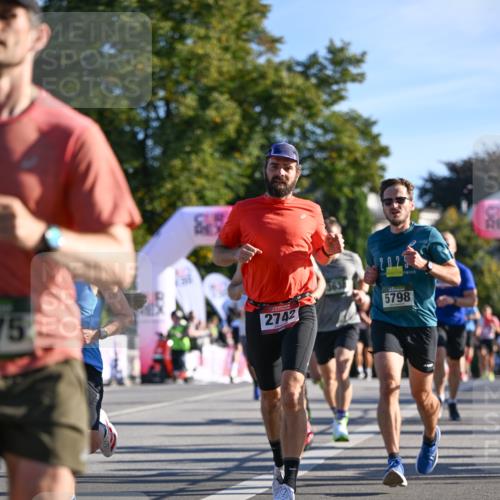 07.09.2025 - BARMER Alsterlauf Dr. Thomas Lammeyer http://msf.ph/oto/8707263 07.09.2025 09:27:07 Laufen 75, 2742, 5798 meine-sportfotos.de