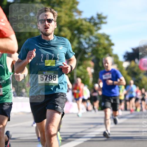 07.09.2025 - BARMER Alsterlauf Dr. Thomas Lammeyer http://msf.ph/oto/8707273 07.09.2025 09:27:09 Laufen 2025, 39, 36, 5798 meine-sportfotos.de