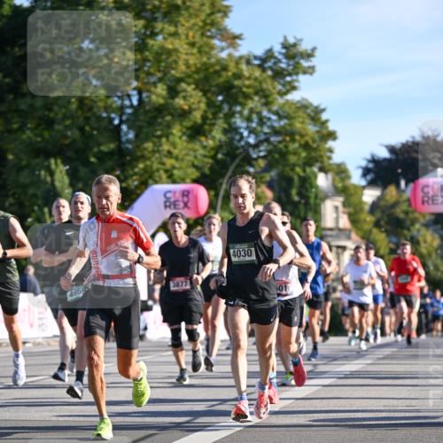 07.09.2025 - BARMER Alsterlauf Dr. Thomas Lammeyer http://msf.ph/oto/8707323 07.09.2025 09:27:18 Laufen 4959, 3877, 4030, 501 meine-sportfotos.de