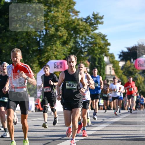 07.09.2025 - BARMER Alsterlauf Dr. Thomas Lammeyer http://msf.ph/oto/8707325 07.09.2025 09:27:19 Laufen 4959, 3877, 4030 meine-sportfotos.de