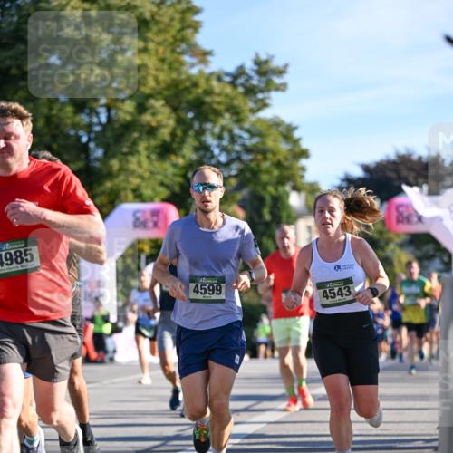 07.09.2025 - BARMER Alsterlauf Dr. Thomas Lammeyer http://msf.ph/oto/8707360 07.09.2025 09:27:25 Laufen 4985, 4599, 4543 meine-sportfotos.de