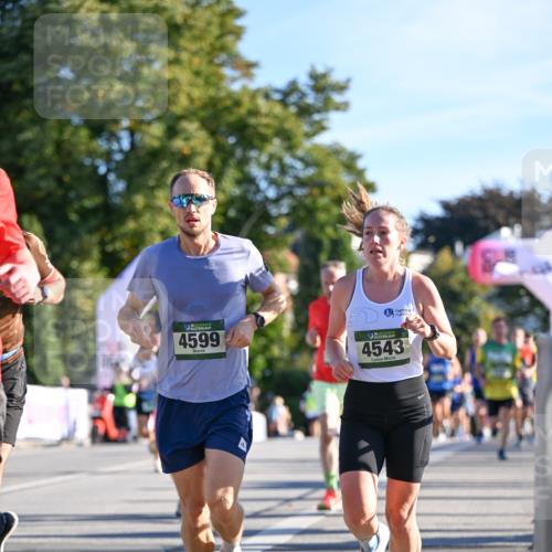 07.09.2025 - BARMER Alsterlauf Dr. Thomas Lammeyer http://msf.ph/oto/8707363 07.09.2025 09:27:25 Laufen 4599, 4543 meine-sportfotos.de