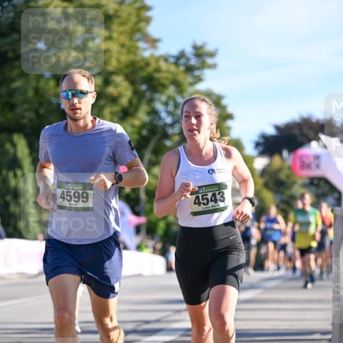 07.09.2025 - BARMER Alsterlauf Dr. Thomas Lammeyer http://msf.ph/oto/8707365 07.09.2025 09:27:26 Laufen 136, 4599, 36, 4543 meine-sportfotos.de