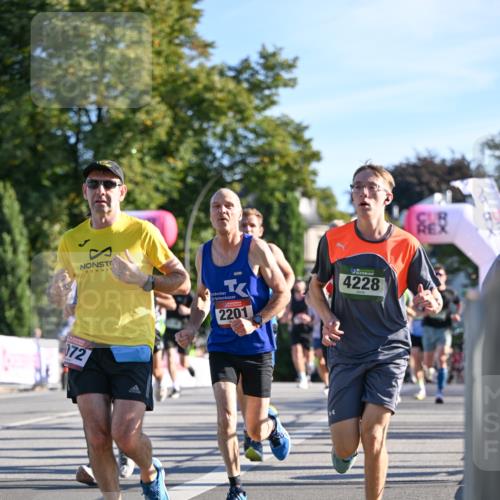 07.09.2025 - BARMER Alsterlauf Dr. Thomas Lammeyer http://msf.ph/oto/8707394 07.09.2025 09:27:32 Laufen 072, 2201, 4228 meine-sportfotos.de