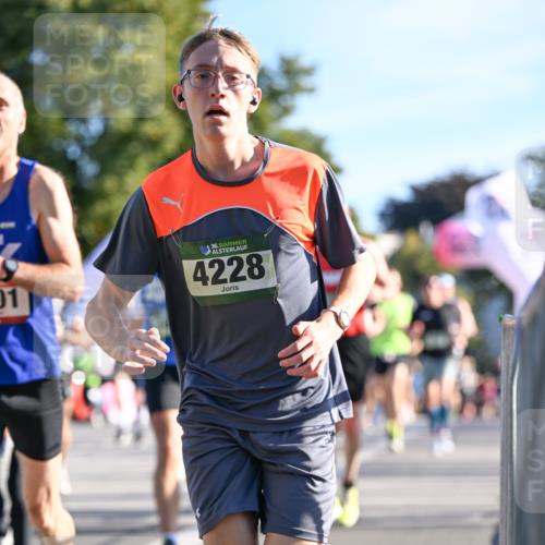 07.09.2025 - BARMER Alsterlauf Dr. Thomas Lammeyer http://msf.ph/oto/8707400 07.09.2025 09:27:33 Laufen 01, 36, 4228 meine-sportfotos.de