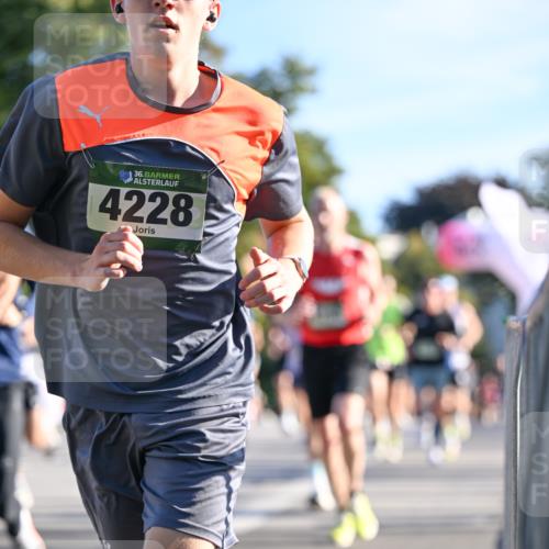 07.09.2025 - BARMER Alsterlauf Dr. Thomas Lammeyer http://msf.ph/oto/8707402 07.09.2025 09:27:33 Laufen 36, 4228 meine-sportfotos.de
