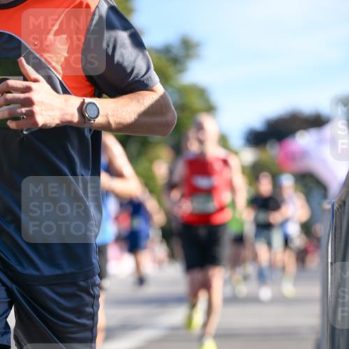 07.09.2025 - BARMER Alsterlauf Dr. Thomas Lammeyer http://msf.ph/oto/8707404 07.09.2025 09:27:34 Laufen  meine-sportfotos.de