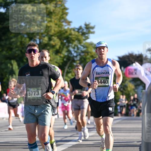 07.09.2025 - BARMER Alsterlauf Dr. Thomas Lammeyer http://msf.ph/oto/8707419 07.09.2025 09:27:37 Laufen 5773, 3440 meine-sportfotos.de
