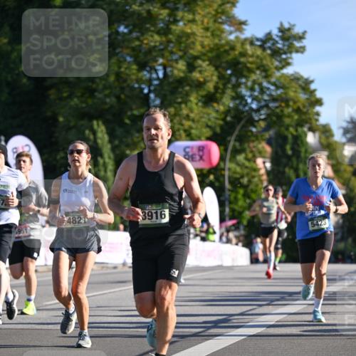 07.09.2025 - BARMER Alsterlauf Dr. Thomas Lammeyer http://msf.ph/oto/8707485 07.09.2025 09:27:54 Laufen 4821, 3916, 951, 5423 meine-sportfotos.de