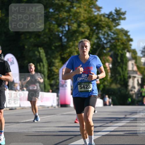 07.09.2025 - BARMER Alsterlauf Dr. Thomas Lammeyer http://msf.ph/oto/8707496 07.09.2025 09:27:55 Laufen 5423 meine-sportfotos.de