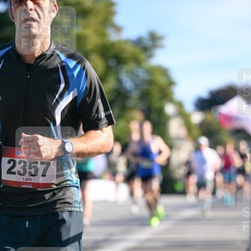 07.09.2025 - BARMER Alsterlauf Dr. Thomas Lammeyer http://msf.ph/oto/8707582 07.09.2025 09:28:12 Laufen 1013, 2357 meine-sportfotos.de