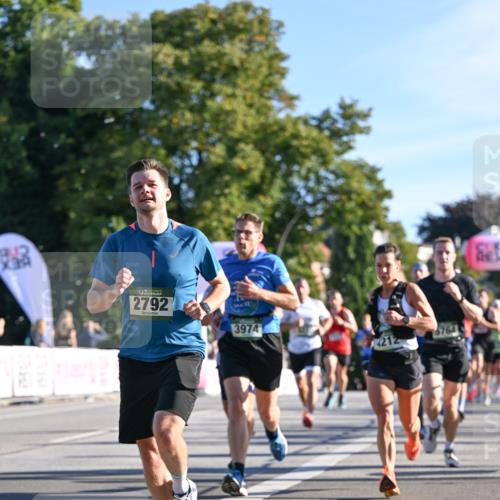 07.09.2025 - BARMER Alsterlauf Dr. Thomas Lammeyer http://msf.ph/oto/8707651 07.09.2025 09:28:28 Laufen 2792, 3974, 4212 meine-sportfotos.de